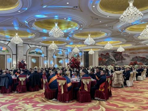 雄鹰展翅震寰宇 威龙腾飞冲云霄|bti体育电气召开2023年度总结赞美大会暨2024年迎新春晚会